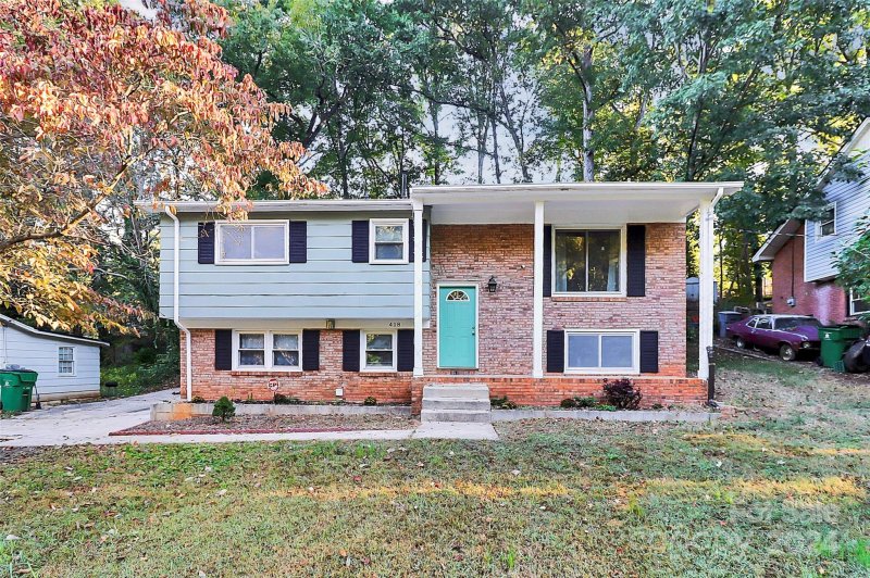 Property image 3 at 418 Whispering Pines Drive, Charlotte, NC 28217