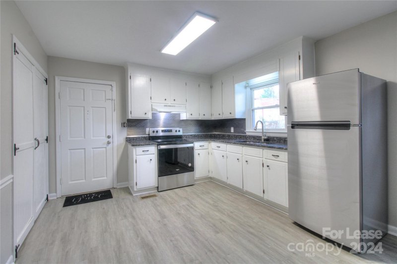 Property image 2 at 709 Anne Avenue, Waxhaw, NC 28173