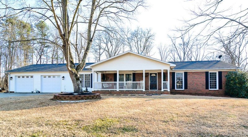 481 Lake View Drive