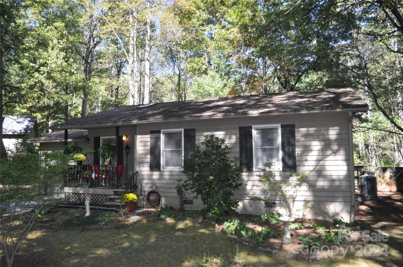 Property image 5 at 203 Cinnamon Way, Flat Rock, NC 28731