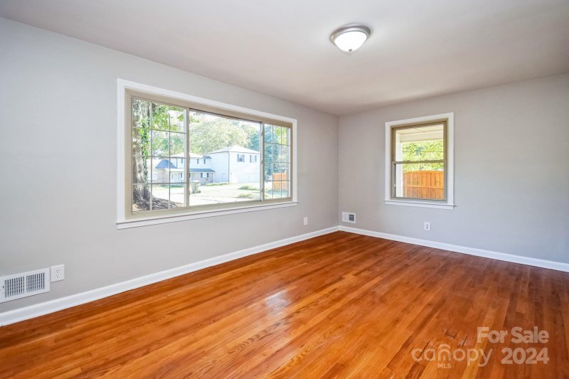 Property image 4 at 1354 36th Avenue Drive, Hickory, NC 28601