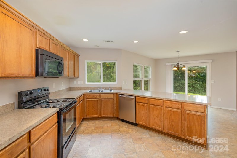 Property image 3 at 6442 Ridgeview Commons Drive, Charlotte, NC 28269