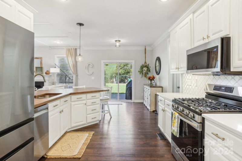 Property image 4 at 135 Forest Walk Way, Mooresville, NC 28115