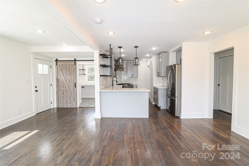 Property image 4 at 609 Seldon Drive, Charlotte, NC 28216