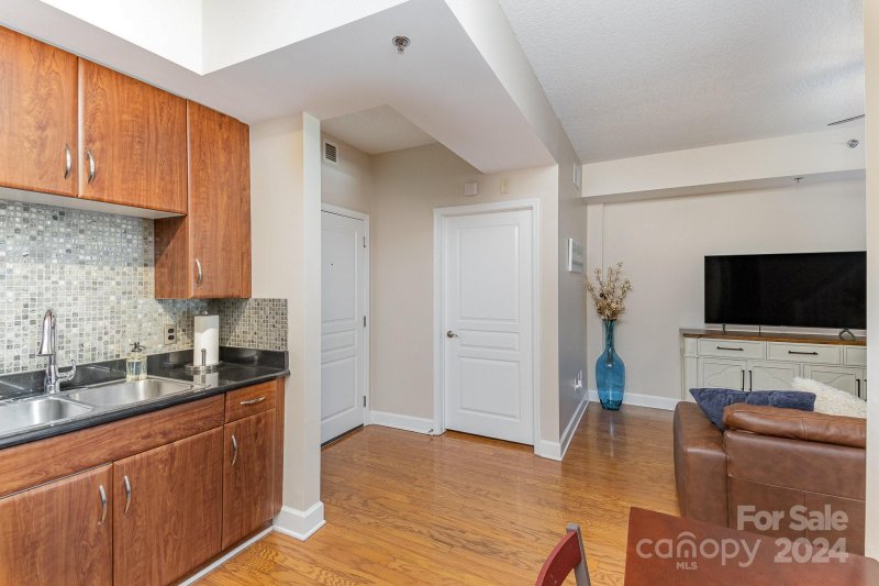 Property image 4 at 1320 Fillmore Avenue, Charlotte, NC 28203