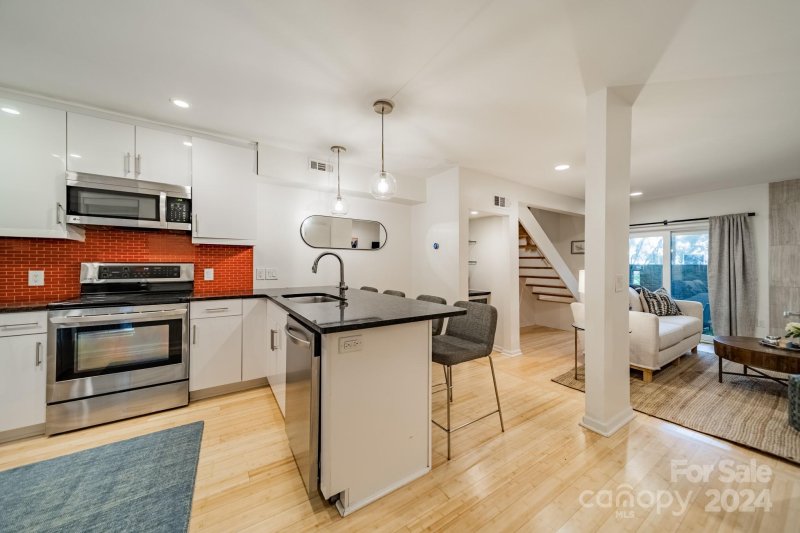 Property image 3 at 423 N Church Street, Charlotte, NC 28202