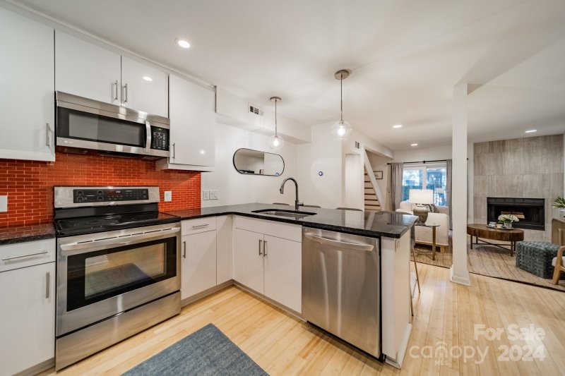 Property image 4 at 423 N Church Street, Charlotte, NC 28202