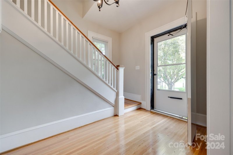 Property image 4 at 505 W 3rd Avenue, Gastonia, NC 28052