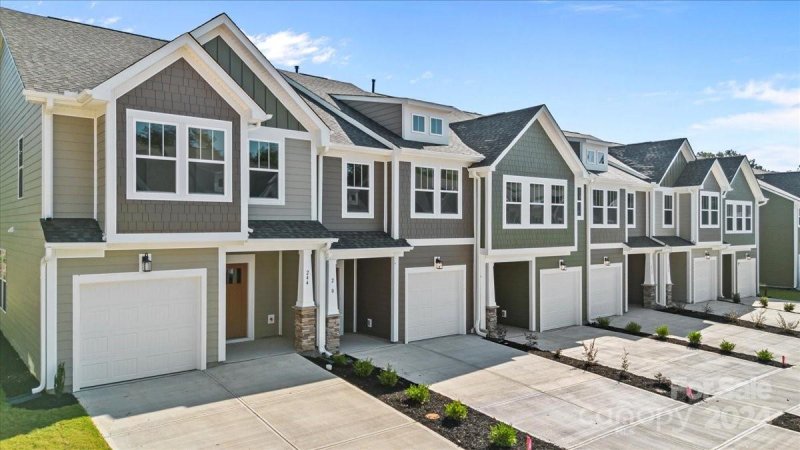 Property image 2 at 240 Tippin Trail, Travelers Rest, SC 29690