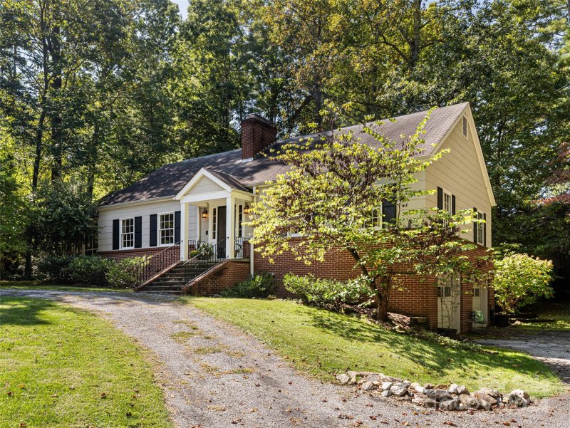 Property image 2 at 1 Amherst Road, Asheville, NC 28803