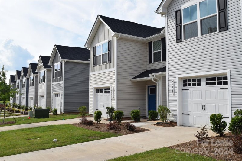 Property image 2 at 1530 39th Avenue Loop, Hickory, NC 28601