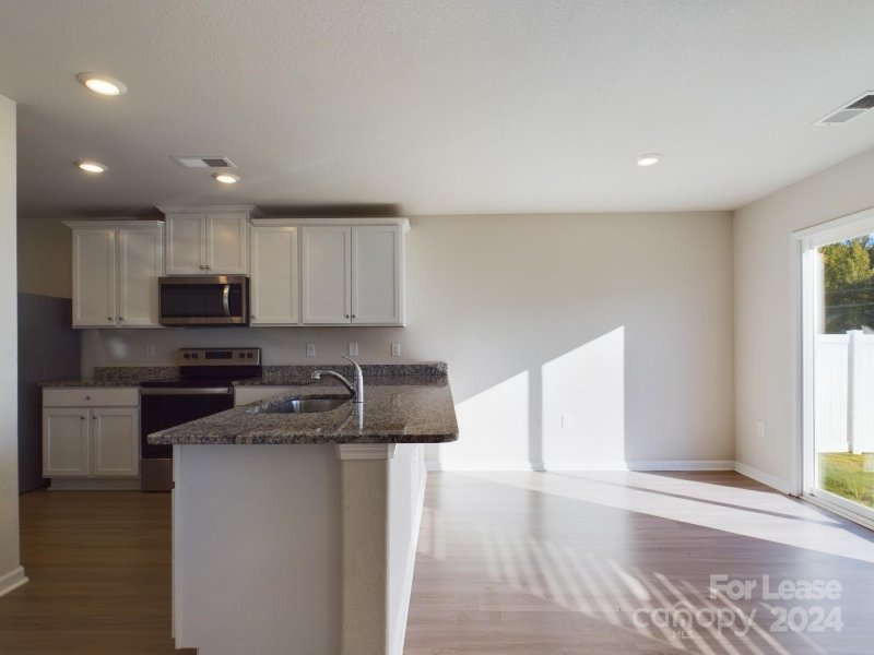 Property image 3 at 3043 Crescent Lake Lane, Charlotte, NC 28214