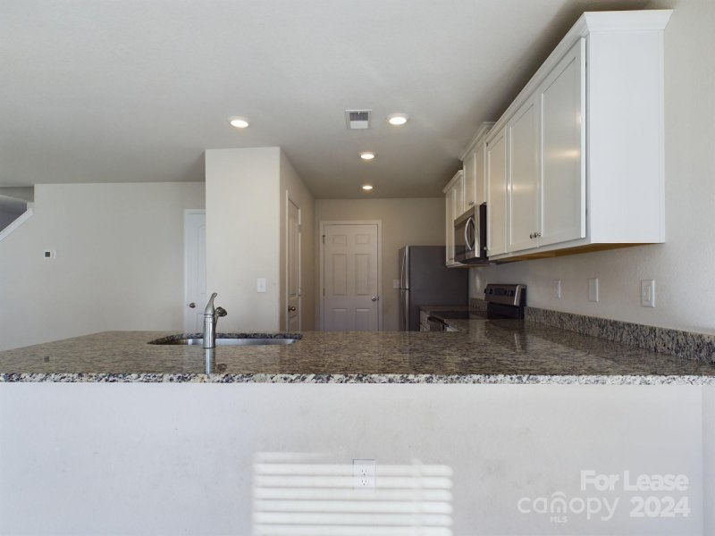 Property image 4 at 3043 Crescent Lake Lane, Charlotte, NC 28214