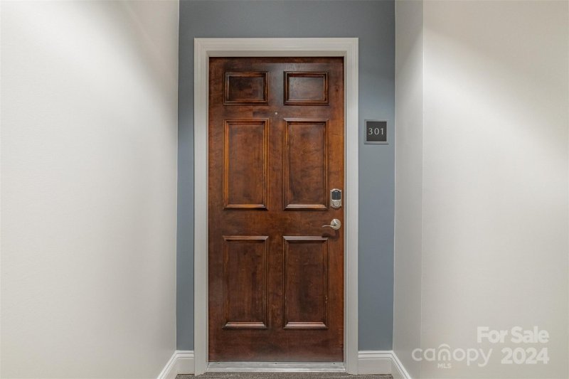 Property image 2 at 300 W 5th Street, Charlotte, NC 28202