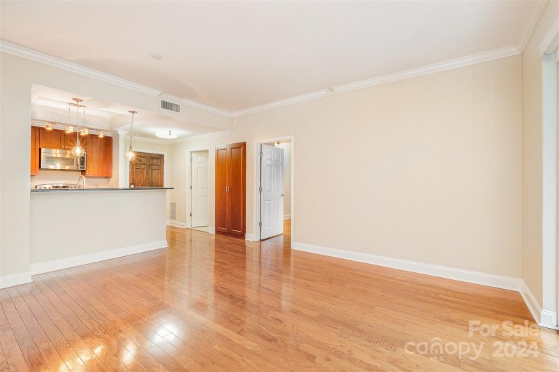 Property image 5 at 300 W 5th Street, Charlotte, NC 28202