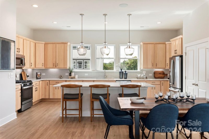 Property image 3 at 425 Prine Place, Charlotte, NC 28213