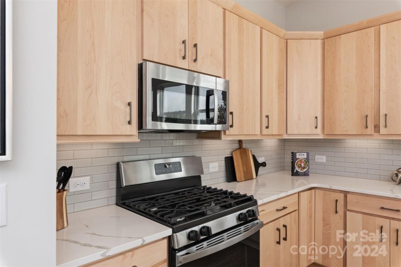 Property image 4 at 425 Prine Place, Charlotte, NC 28213