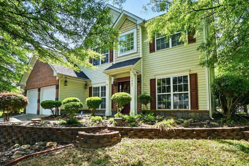 3007 Gambrill Falls Drive