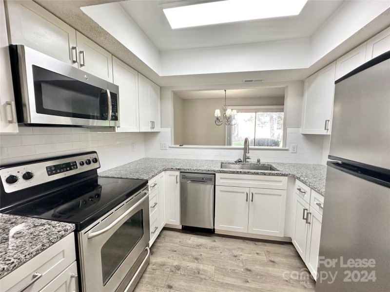 Property image 3 at 9415 Vicksburg Park Court, Charlotte, NC 28210