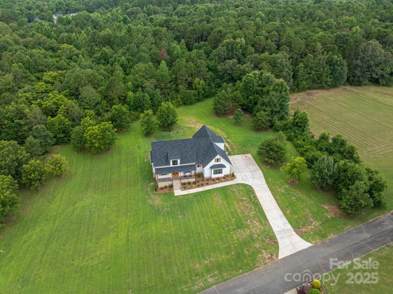 Property image 2 of 615 Sandycrest Drive in Dewey Beam Estates, Cherryville, NC 28021