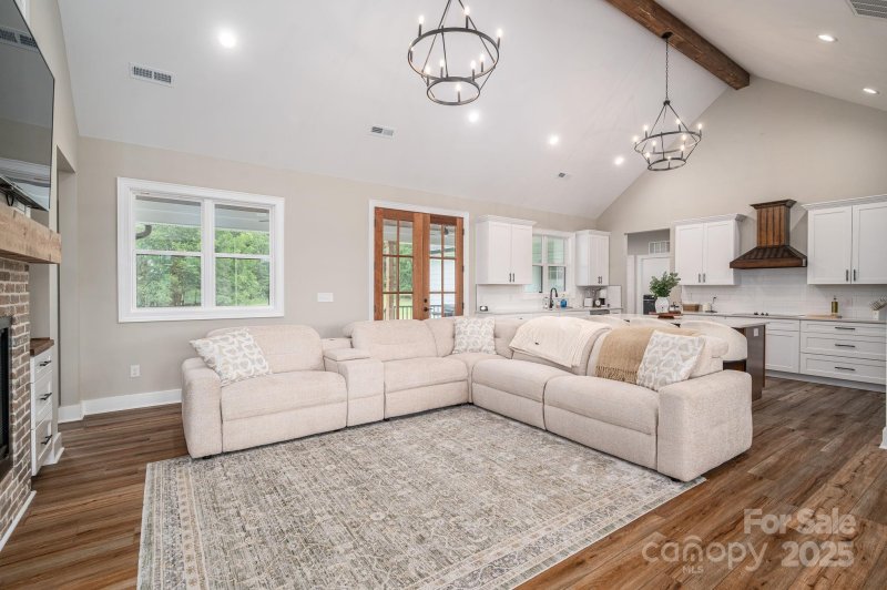 Property image 4 of 615 Sandycrest Drive in Dewey Beam Estates, Cherryville, NC 28021