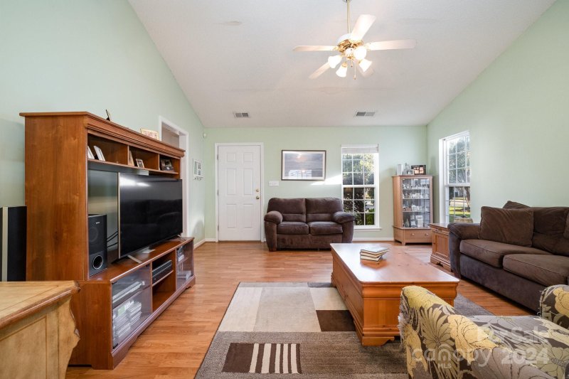 Property image 4 at 2102 Wexford Way, Statesville, NC 28625