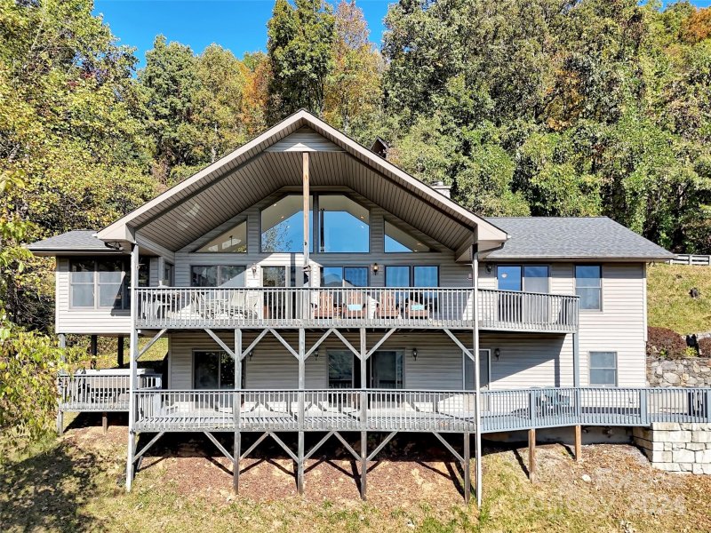 Property image 2 at 375 Grandview Cliff Heights, Maggie Valley, NC 28751