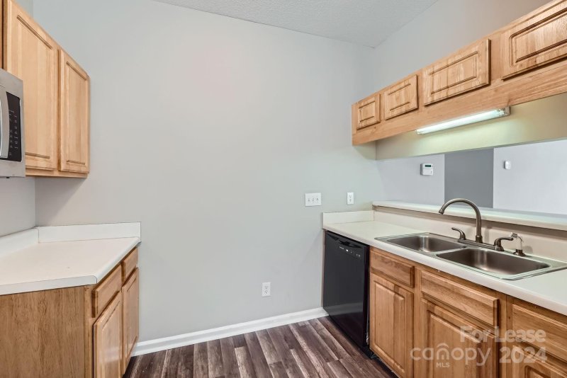 Property image 5 at 6316 Derryfield Drive, Charlotte, NC 28213