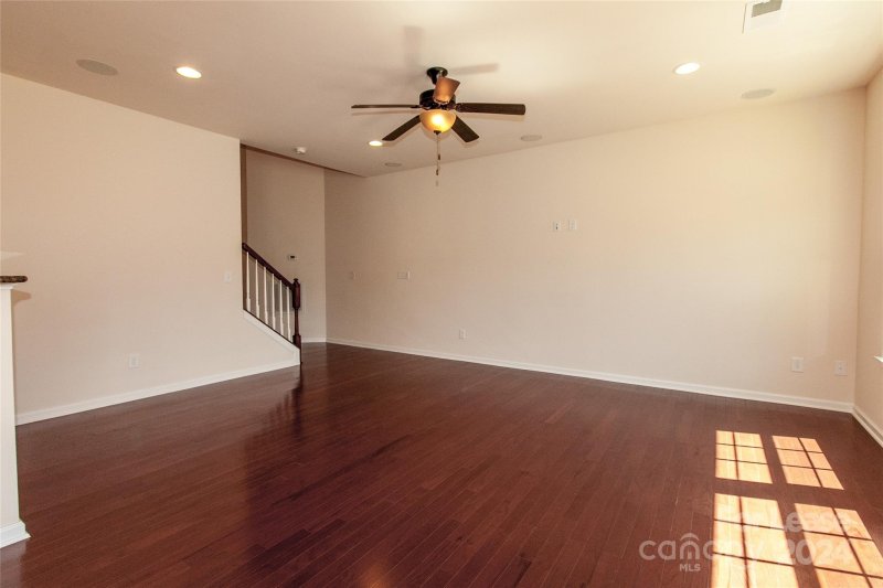 Property image 3 at 16456 Hawfield Woods Lane, Charlotte, NC 28277