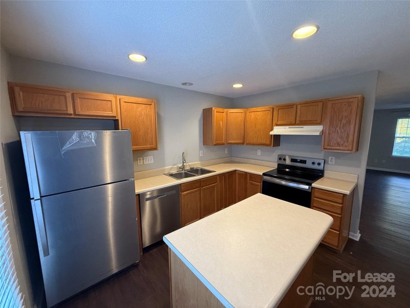 Property image 2 at 1889 Forest Side Lane, Charlotte, NC 28213