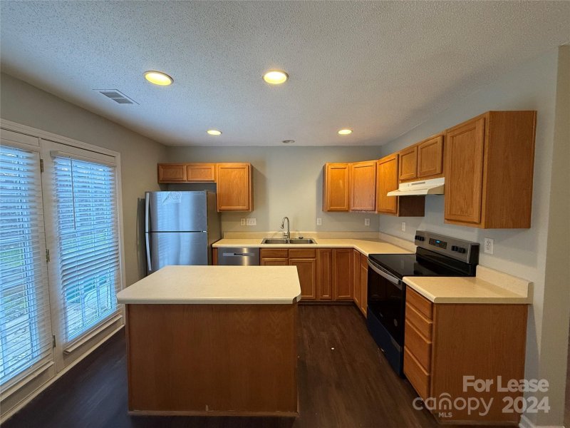 Property image 3 at 1889 Forest Side Lane, Charlotte, NC 28213