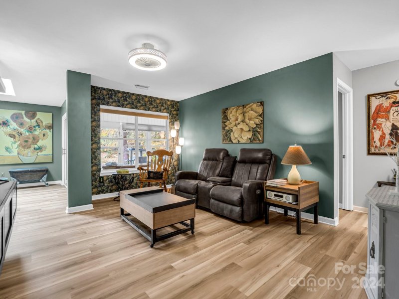 Property image 5 at 787 W Saint Johns Way, Hendersonville, NC 28791