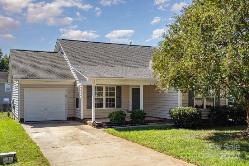 Property image 2 at 2126 Wexford Way, Statesville, NC 28625