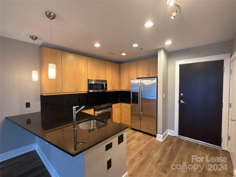 Property image 3 at 333 W Trade Street, Charlotte, NC 28202