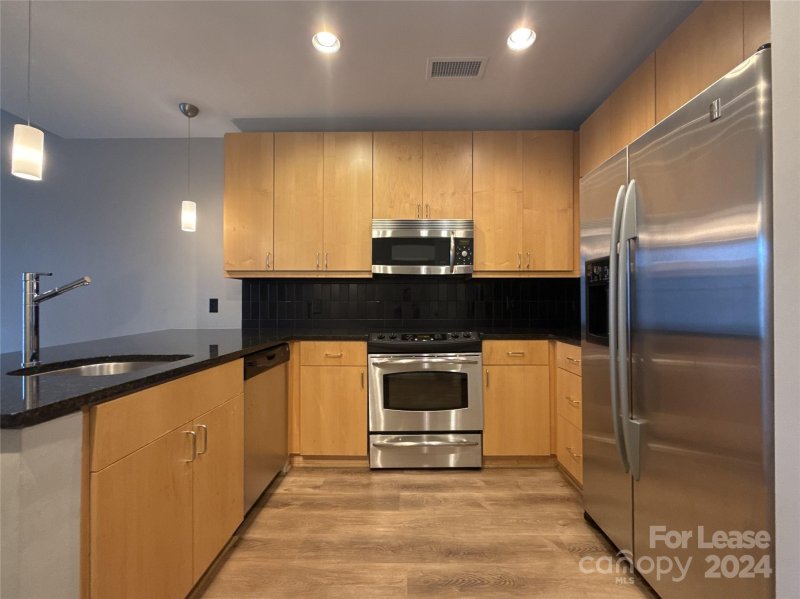 Property image 4 at 333 W Trade Street, Charlotte, NC 28202