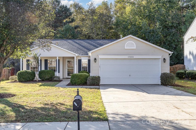 Property image 2 at 15808 Circlegreen Drive, Charlotte, NC 28273