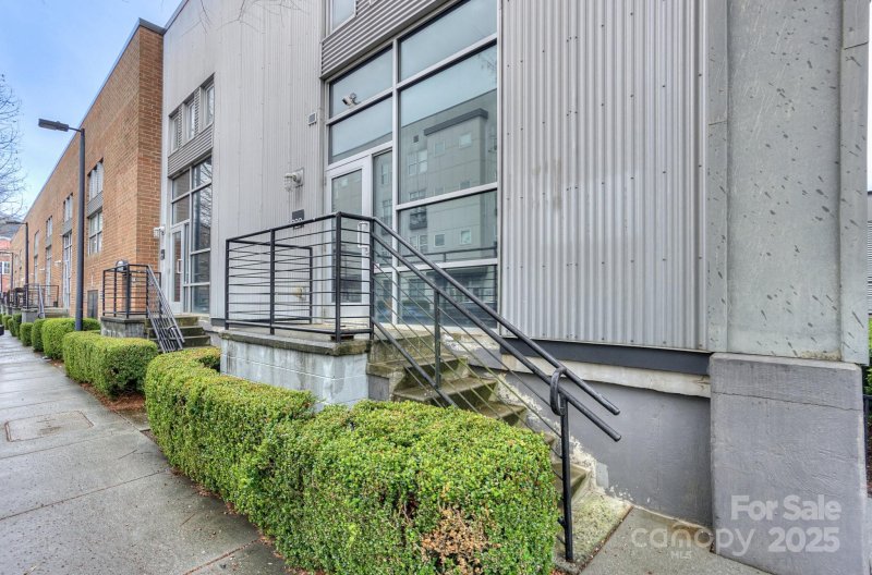 Property image 2 of 929 Westmere Avenue in Skybox, Charlotte, NC 28208