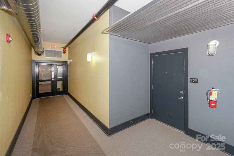 Property image 4 of 929 Westmere Avenue in Skybox, Charlotte, NC 28208