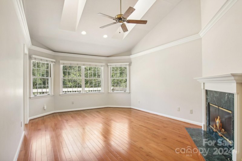 Property image 4 at 1013 Saddlebrook Drive, Hendersonville, NC 28739