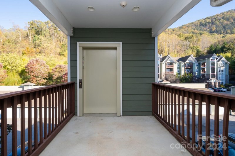Property image 3 at 1000 Olde Eastwood Village Boulevard, Asheville, NC 28803