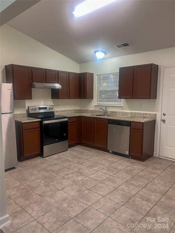 Property image 5 at 319 Kingville Drive, Charlotte, NC 28213