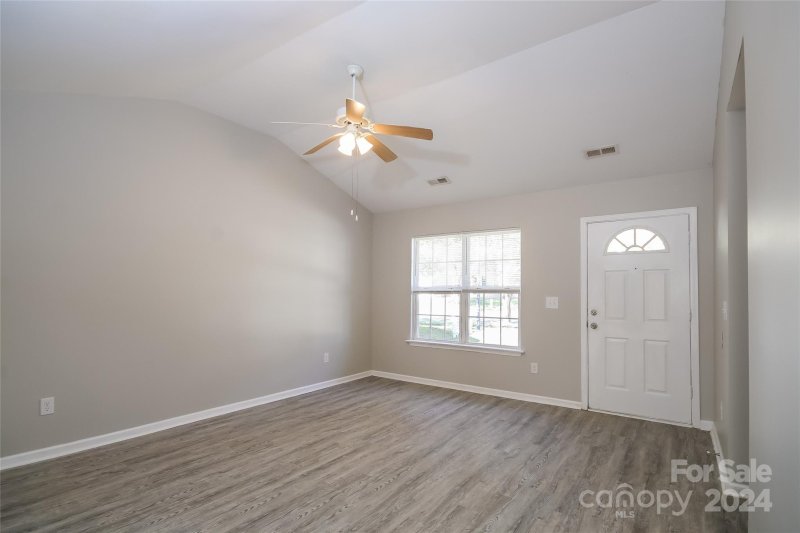 Property image 2 at 1303 Crandon Drive, Charlotte, NC 28216