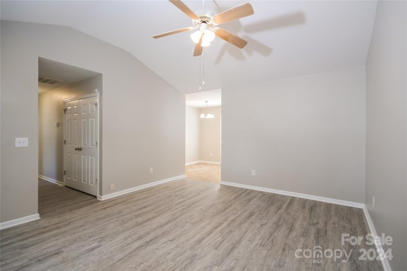 Property image 3 at 1303 Crandon Drive, Charlotte, NC 28216