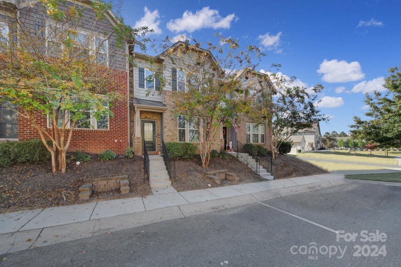 Property image 5 at 5020 Mockernut Lane, Fort Mill, SC 29707