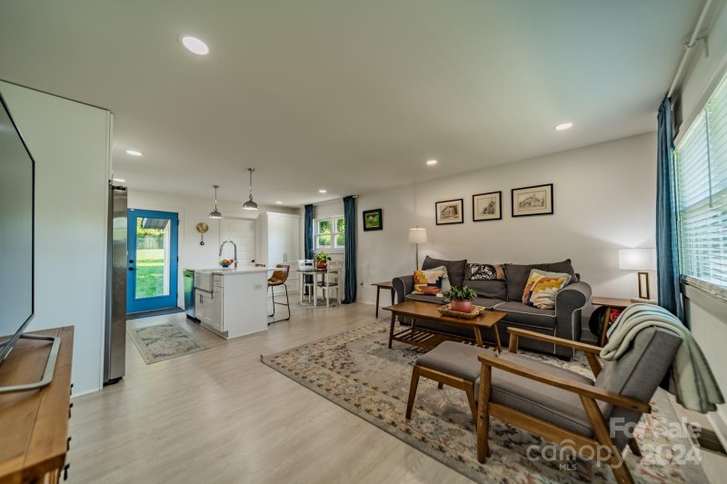 Property image 4 at 711 Norwood Drive, Charlotte, NC 28208