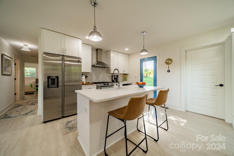 Property image 5 at 711 Norwood Drive, Charlotte, NC 28208