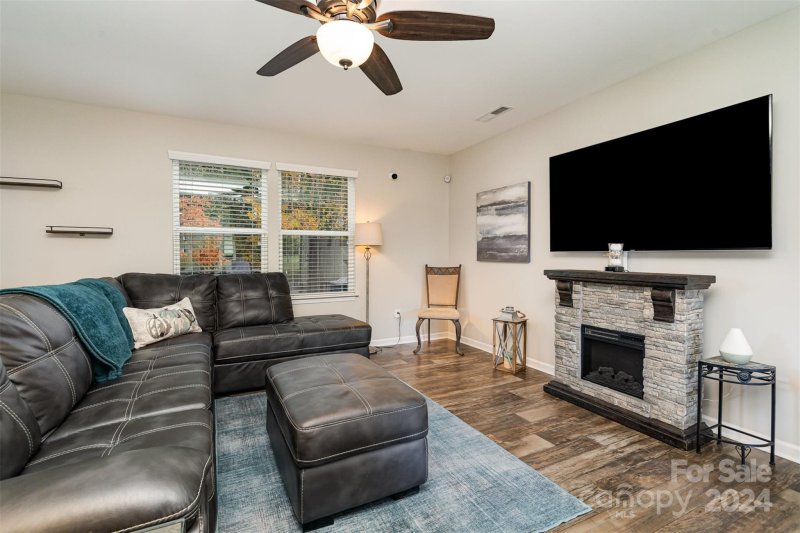 Property image 4 at 1102 Manston Place, Concord, NC 28025