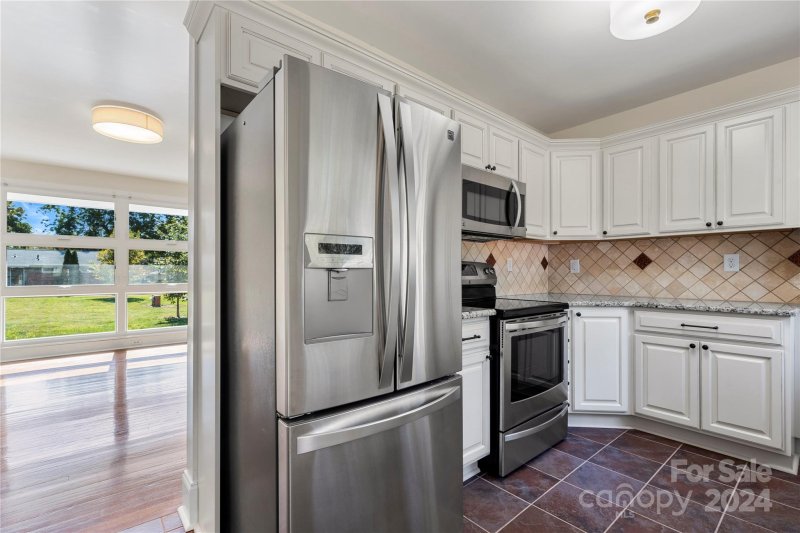 Property image 5 at 4749 Woodlark Lane, Charlotte, NC 28211