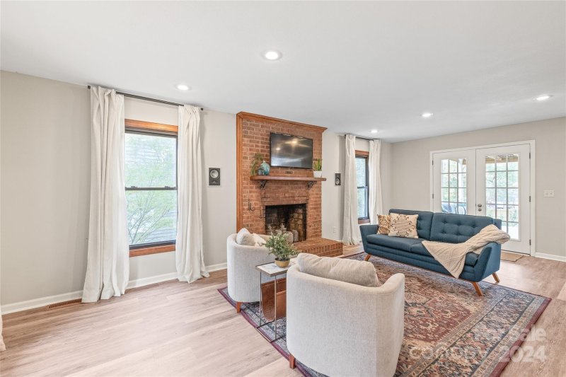 Property image 2 at 6307 Deep Forest Lane, Charlotte, NC 28214