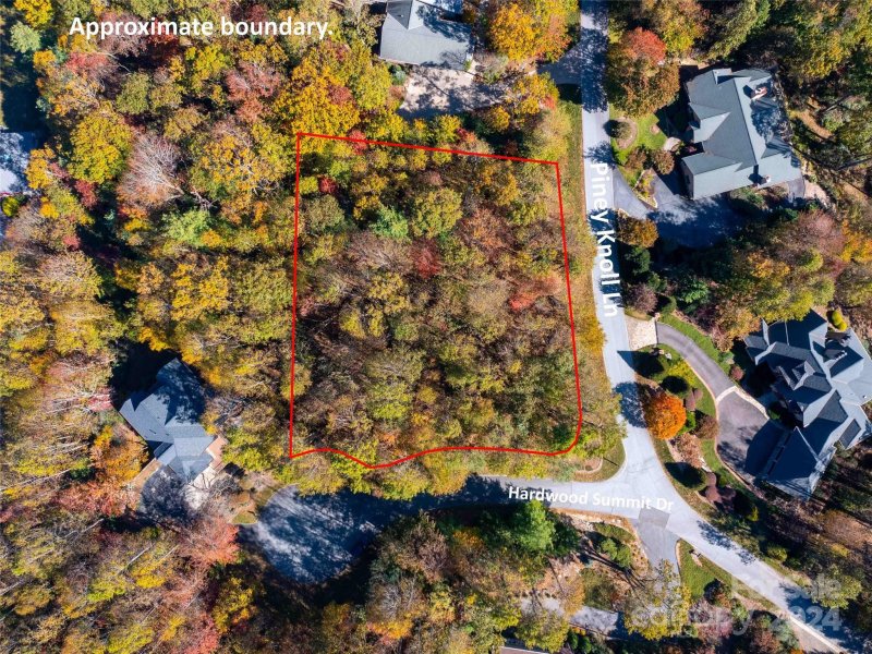 Property image 3 of 308 Piney Knoll Lane in Champion Hills, Hendersonville, NC 28739